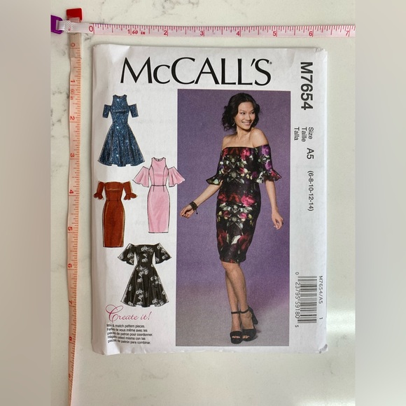 3/$30 ✨ McCall Patterns Miss Petite Dresses - Picture 3 of 7